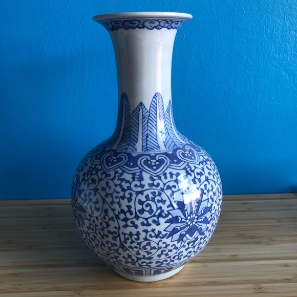 Vintage Other - VINTAGE Chinese Blue & White Porcelain Vase